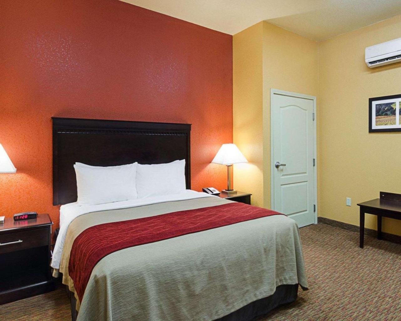 Comfort Inn & Suites Orange Exterior foto