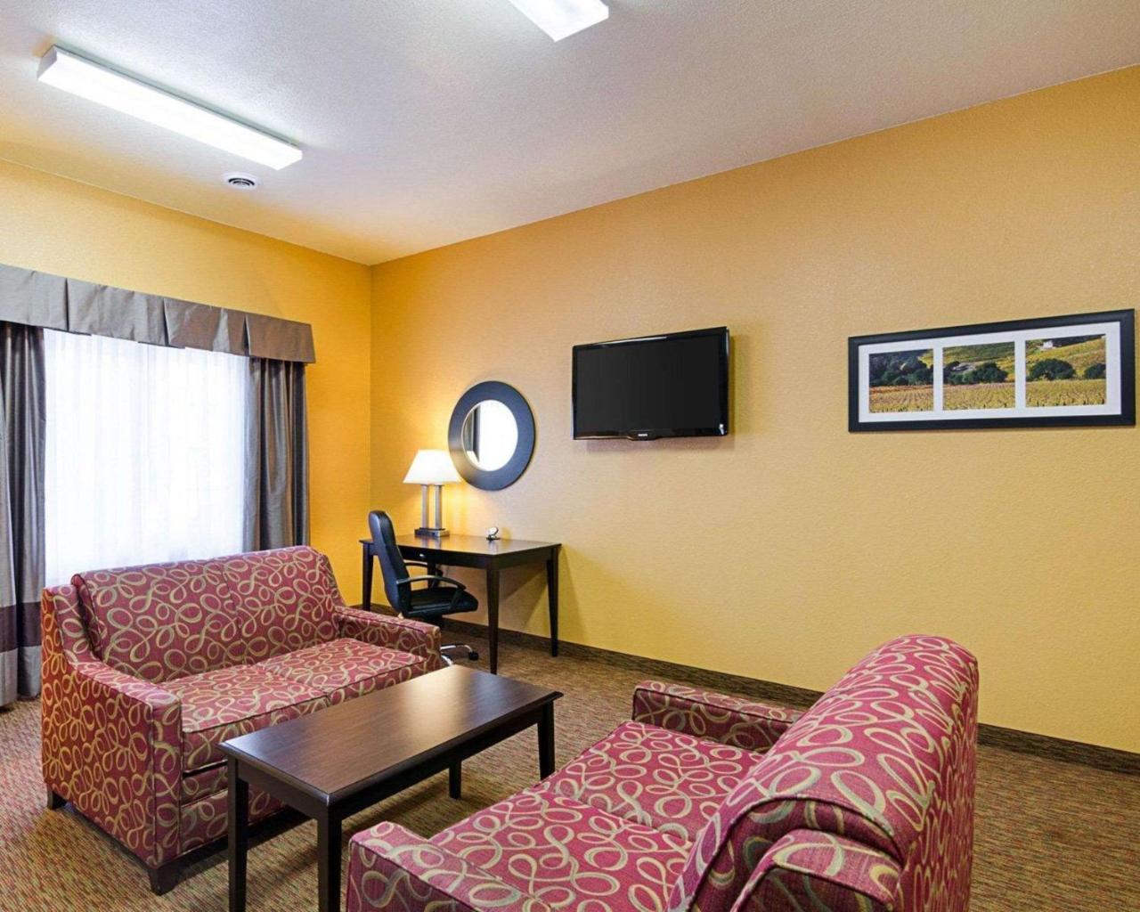 Comfort Inn & Suites Orange Exterior foto